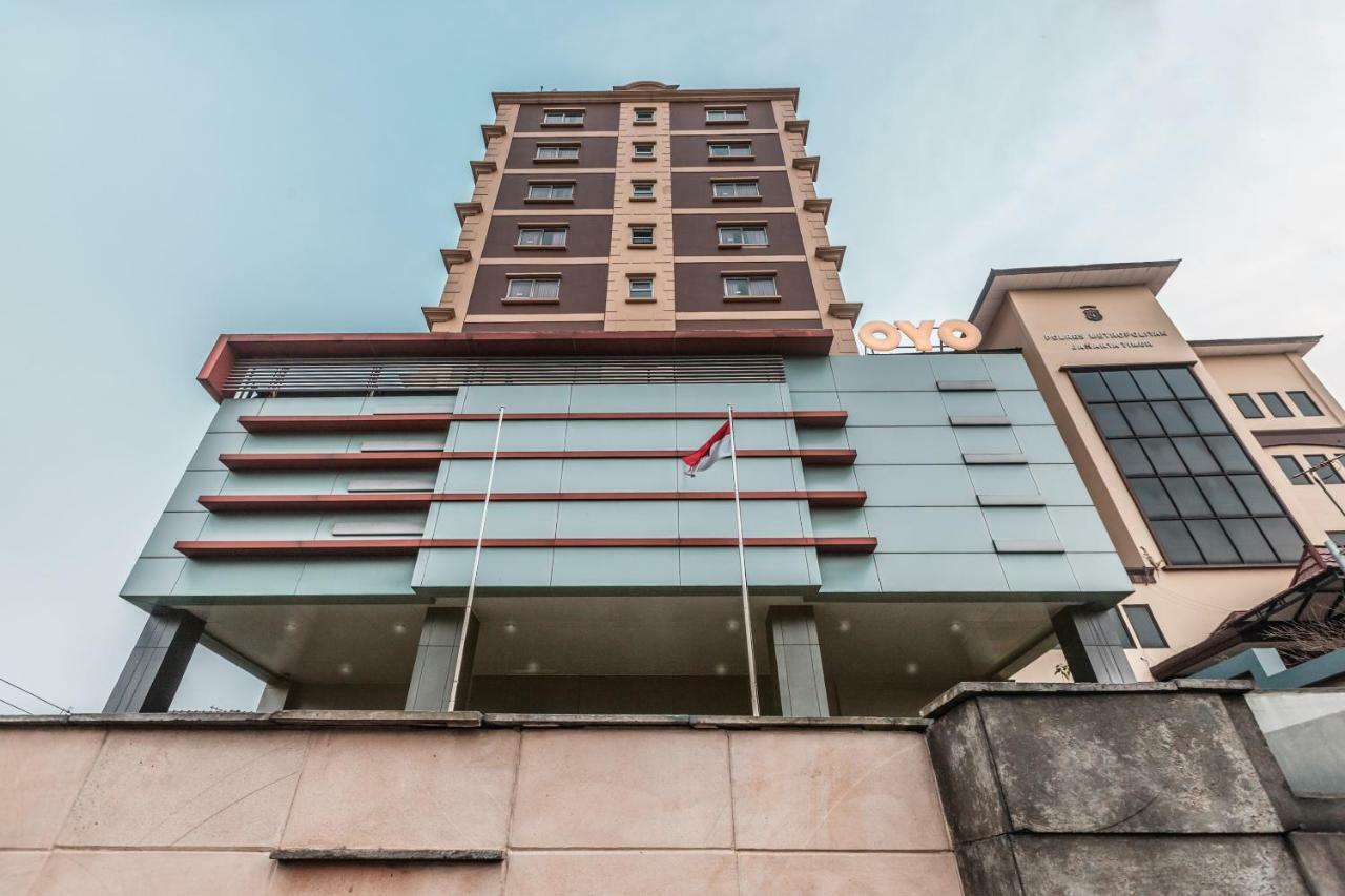 Oyo 1475 Alia Matraman Syariah Near Rs Premier Jatinergara Hotel Jakarta Exterior photo