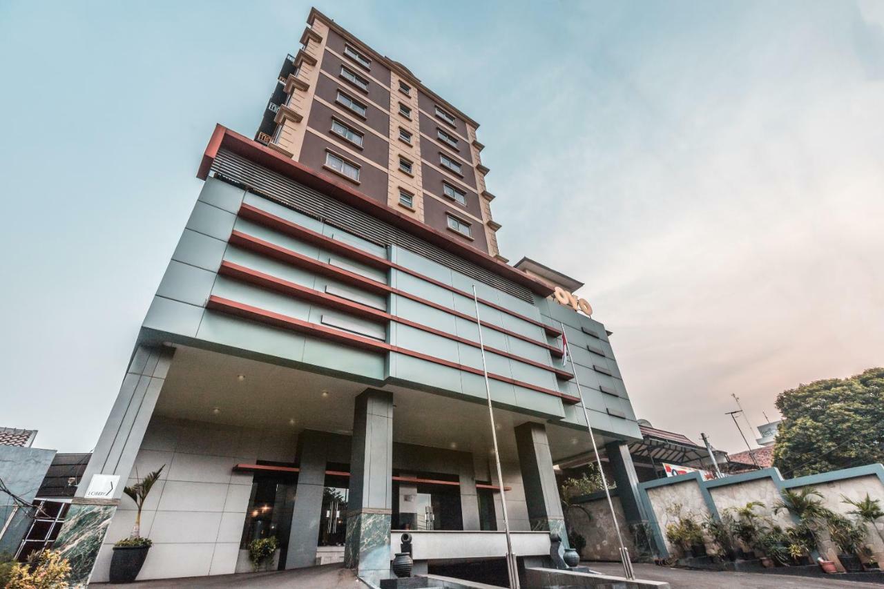 Oyo 1475 Alia Matraman Syariah Near Rs Premier Jatinergara Hotel Jakarta Exterior photo